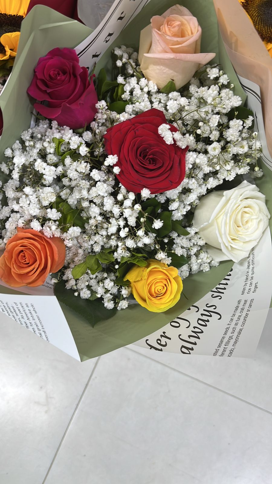 OUKITEL P1 + RAMO DE ROSAS