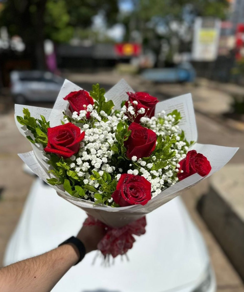 OUKITEL P1 + RAMO DE ROSAS